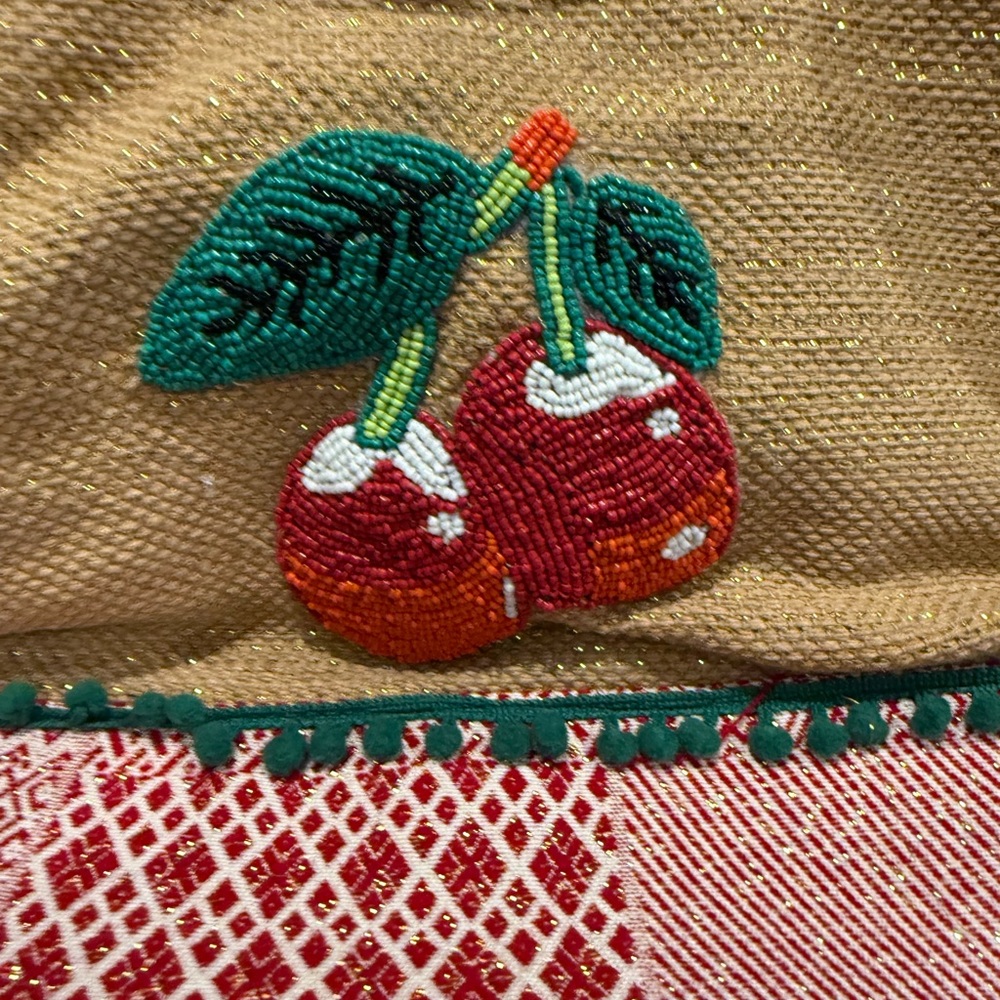 Cherry beaded cross‎ body - Picture 2 of 6